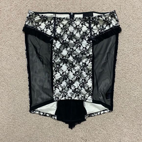 Lip Service 2010 Vaudeville Vamps Black and Ivory Lace Side Mesh Knee Skirt L - Picture 2 of 5